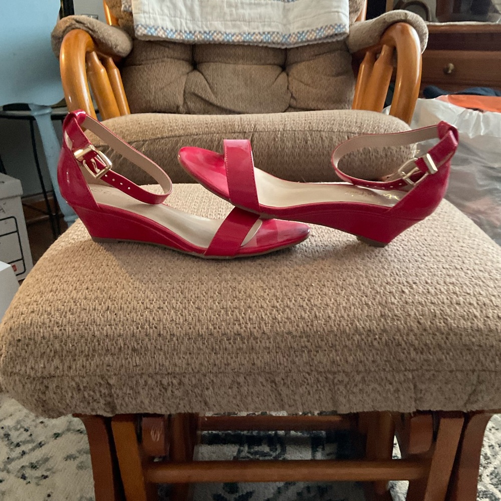 Dream Pairs Red wedge shoes